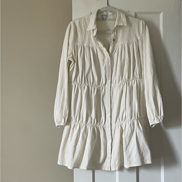 White Tiered Collared Linen Dress - Picture 2 of 6